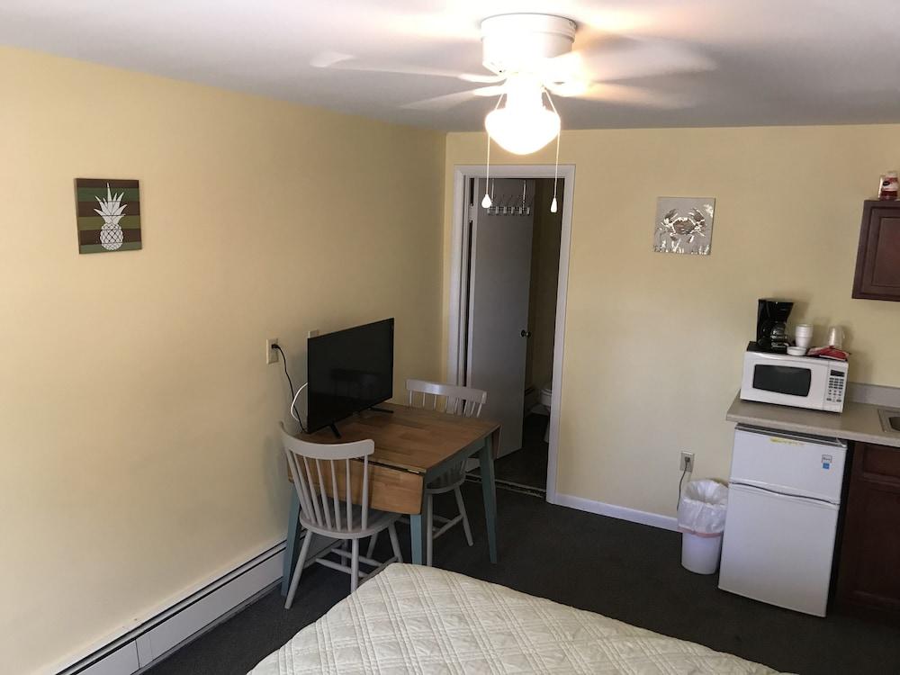 White Feather Motel photo 15
