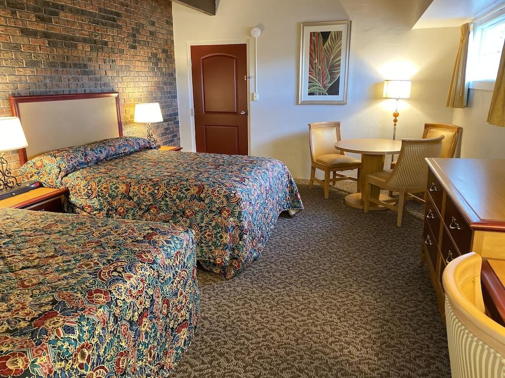 Dunes Inn photo 12