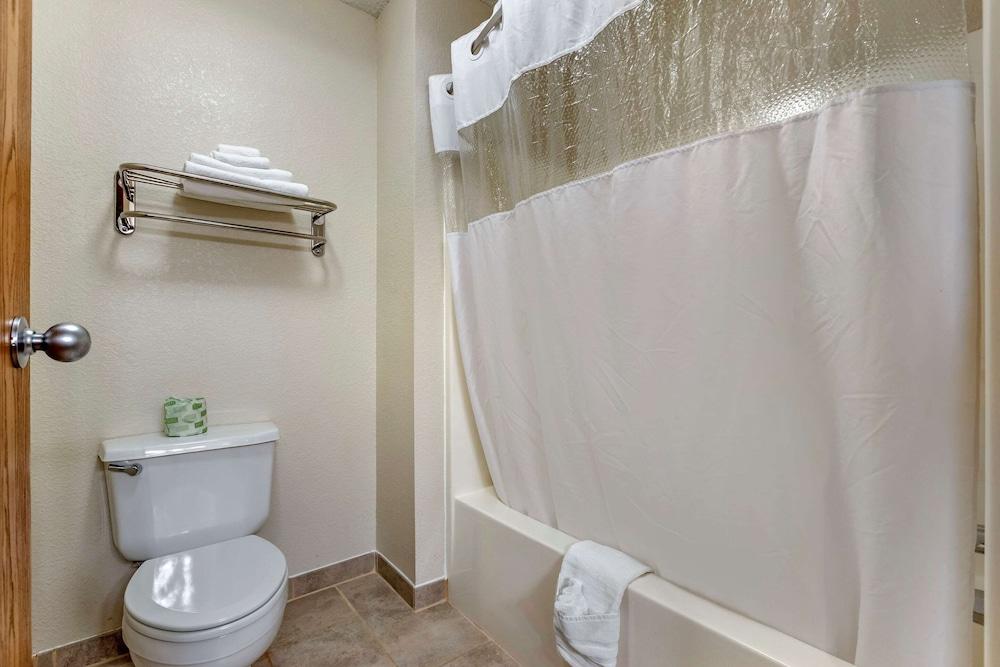 Quality Inn Creston photo 24