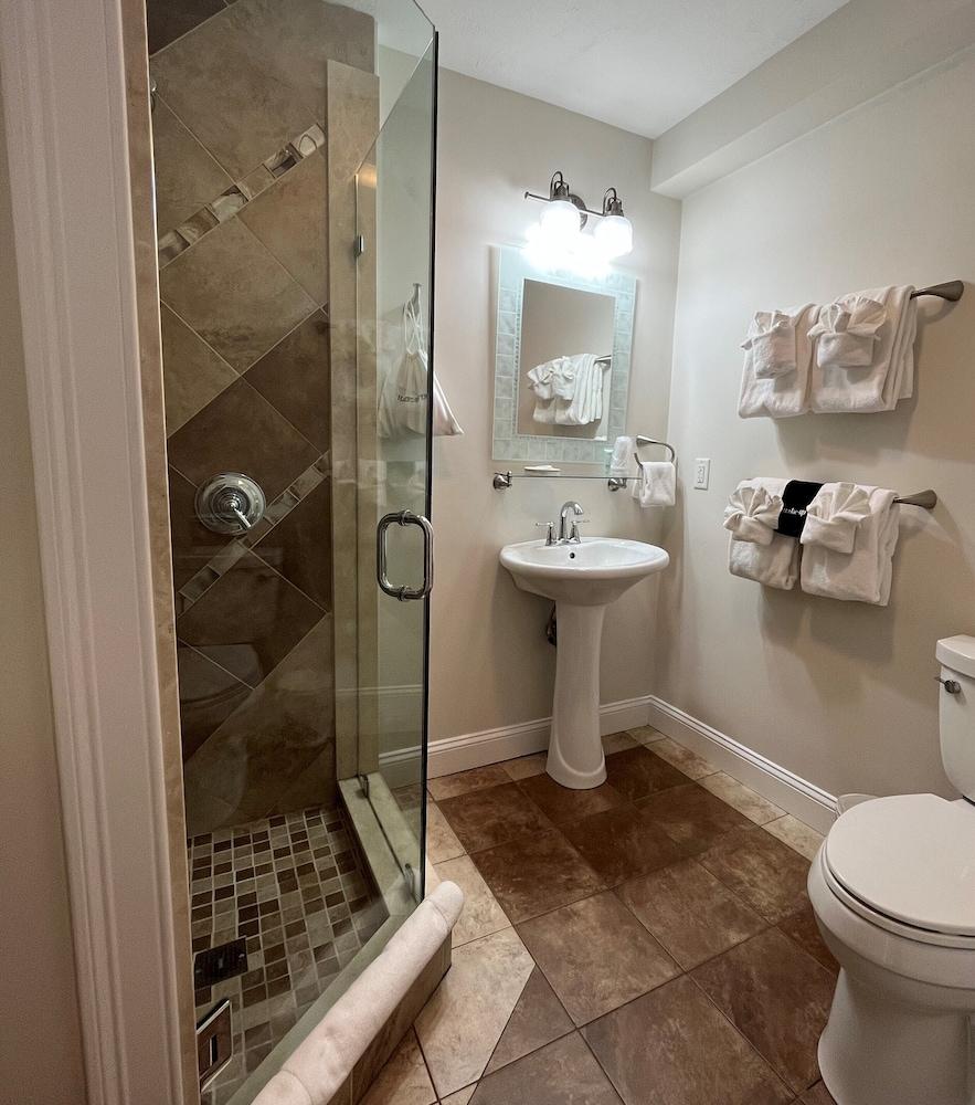 Beach Breeze Inn photo 22