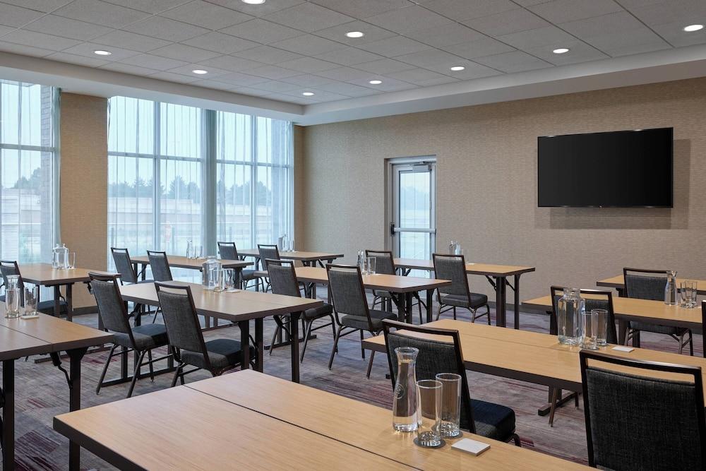 Courtyard by Marriott Denver Aurora photo 17