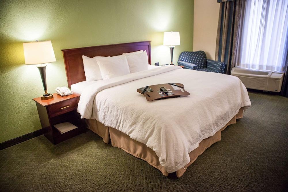 Hampton Inn & Suites Springfield-Southwest photo 8