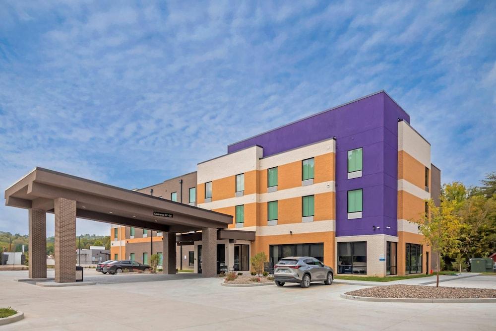 Sleep Inn & Suites photo 1