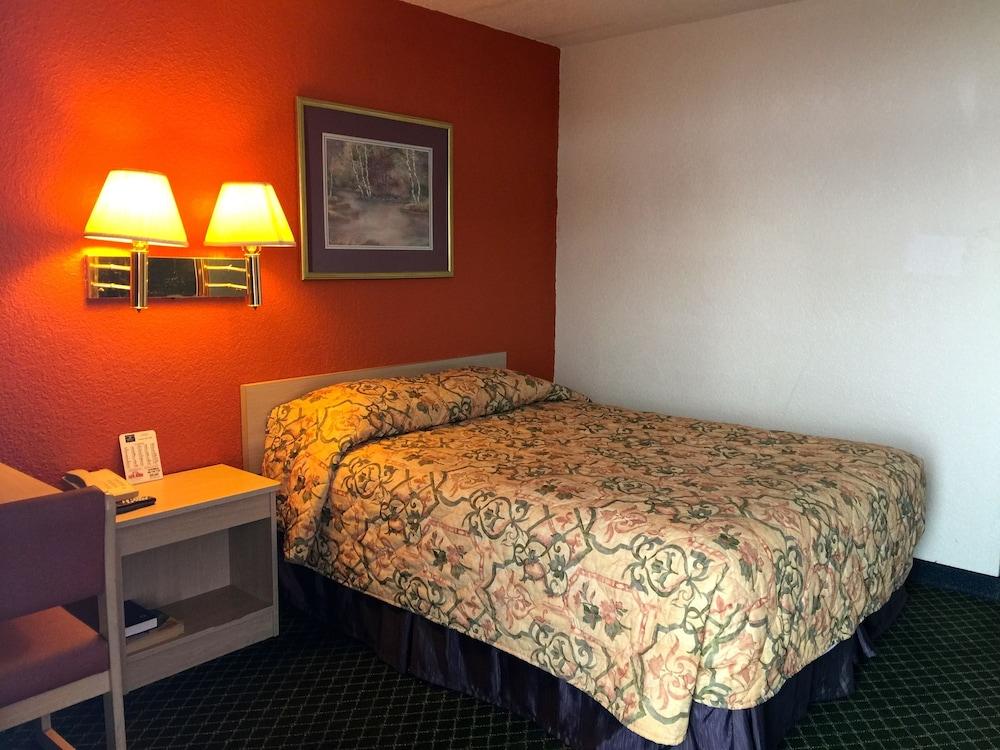 QC Stay Inn photo 13