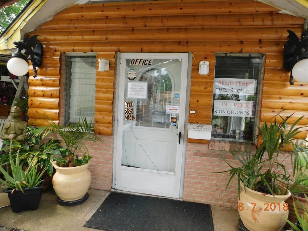 Little Shamrock Motel photo 45