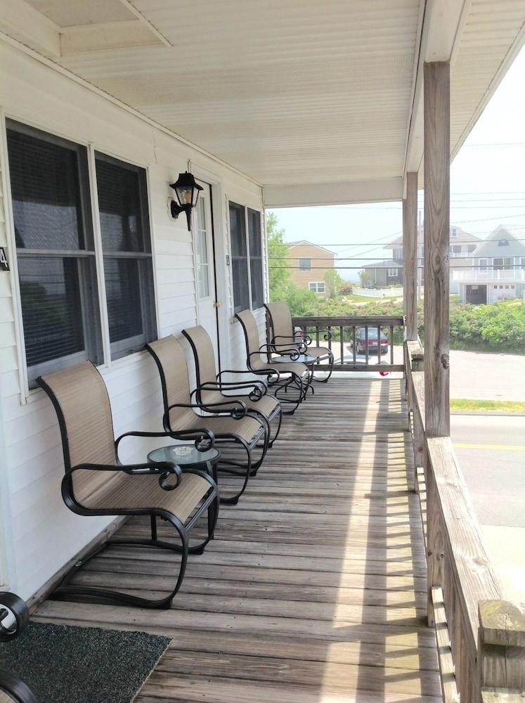 Moody's Motel & Cottages photo 4