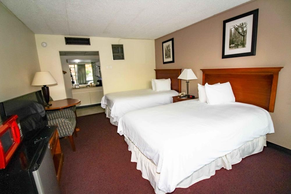 Newburgh Inn photo 16