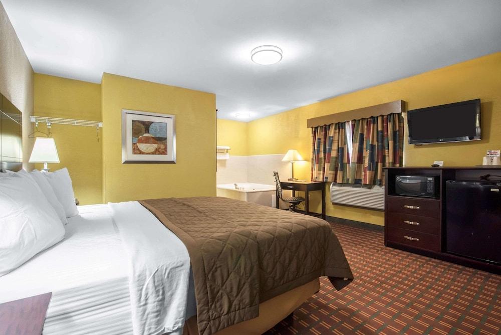 Rodeway Inn Towanda photo 13