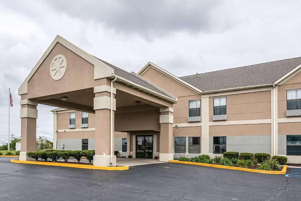 Relax Inn & Suites photo 1