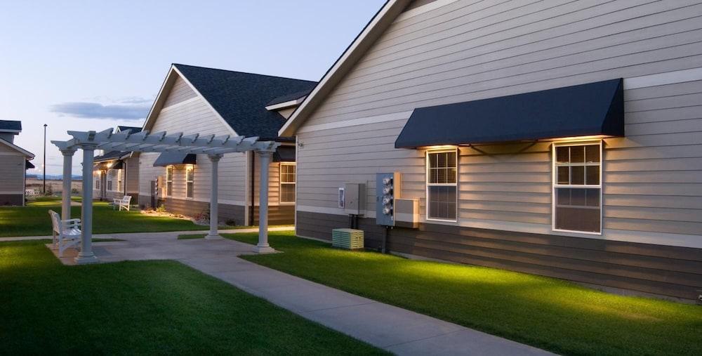 Stratford Suites photo 24