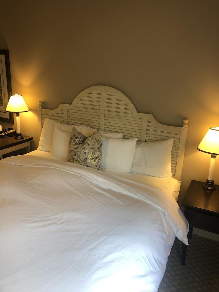 Blue Bay Inn photo 26
