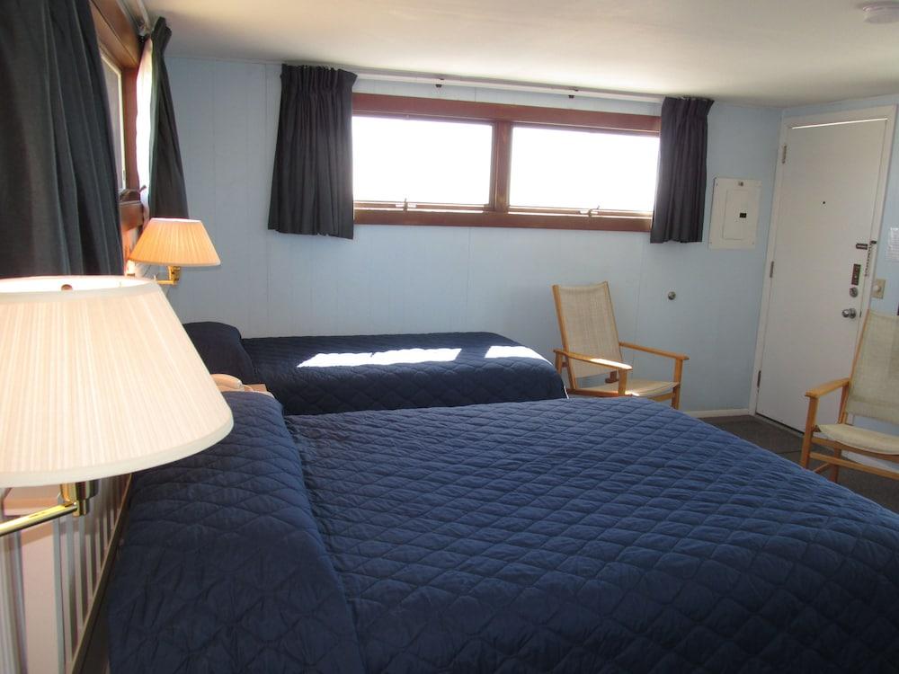 East Harbour Motel and Cottages photo 43