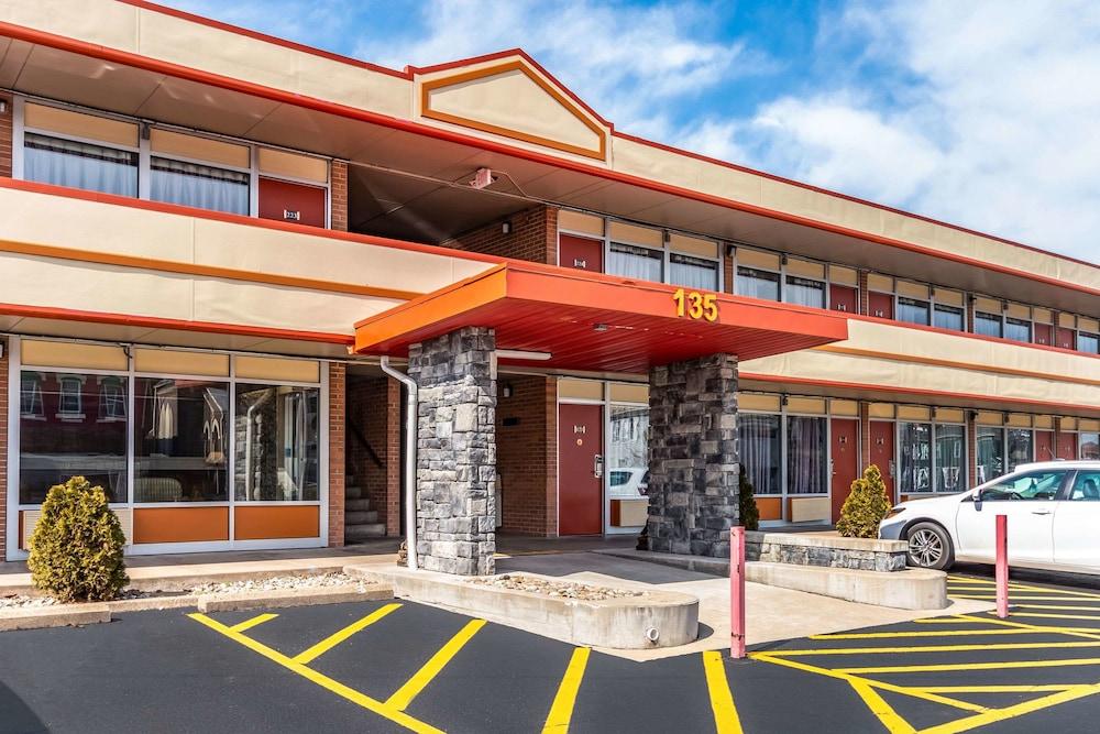 Econo Lodge Zanesville Downtown photo 33