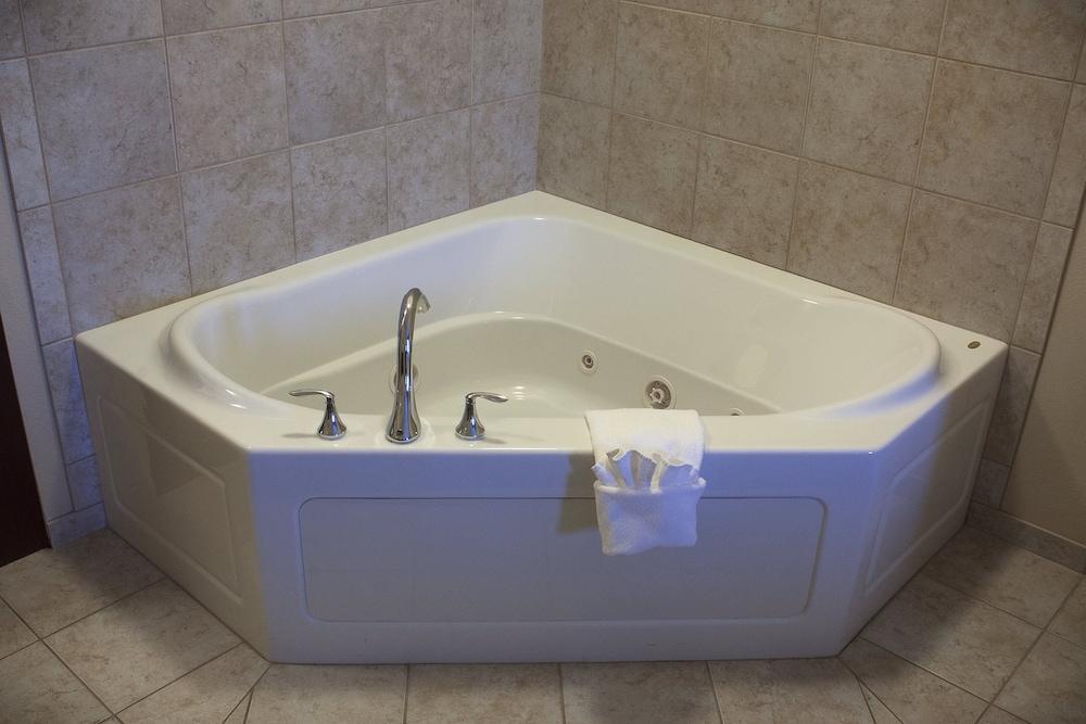 Holiday Inn Express & Suites Youngstown West - Austintown by IHG photo 30