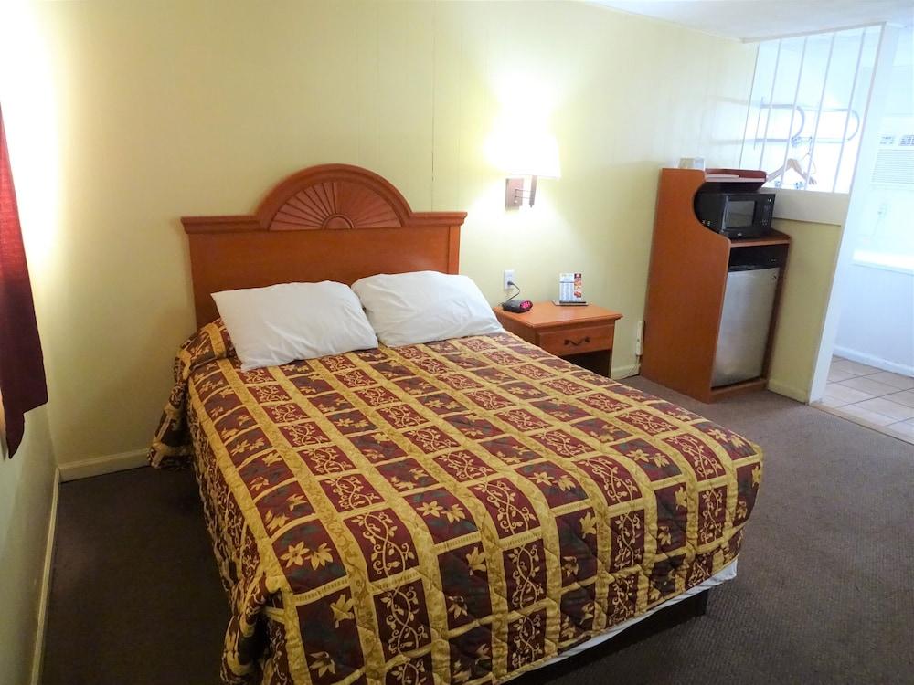 Rivers Inn Fort Madison photo 27