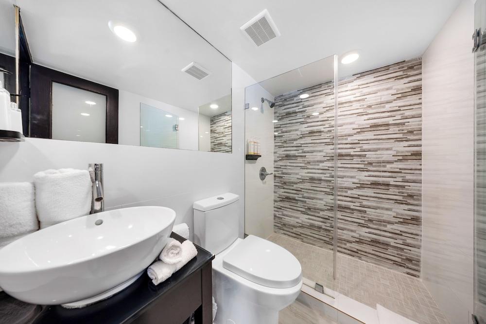 The Shoreline Suites photo 39