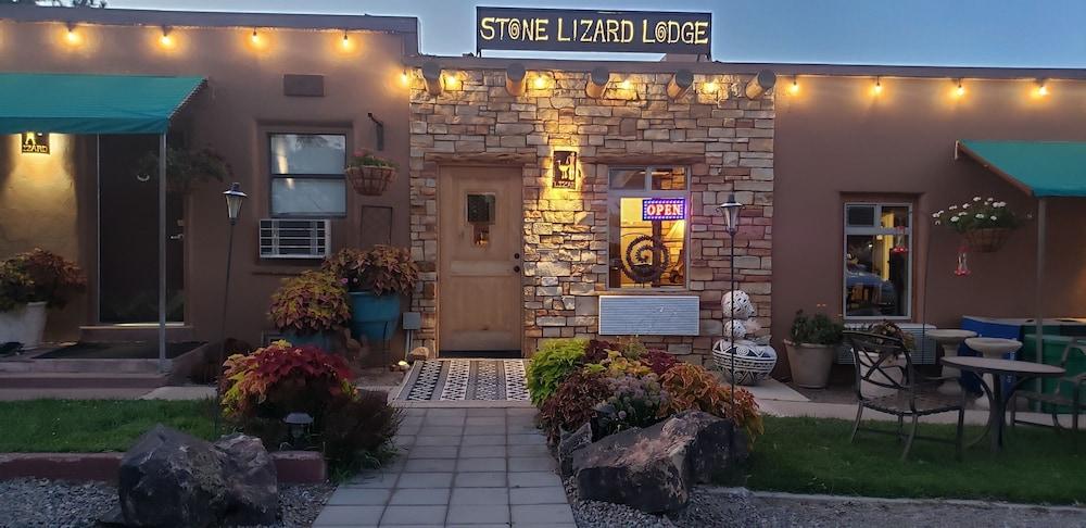 Stone Lizard Lodging photo 80