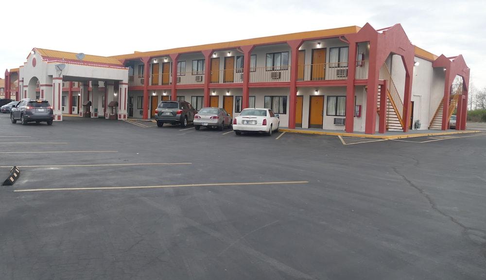 Allstate Inn Seymour photo 2