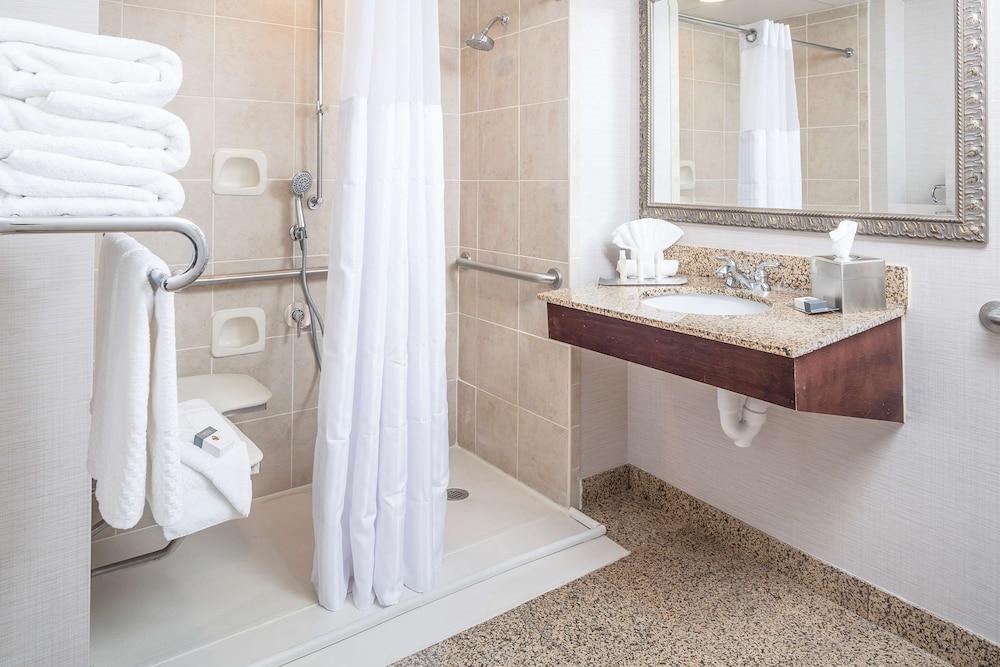 DoubleTree by Hilton Boston - Milford photo 24
