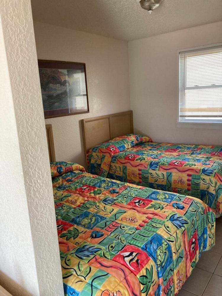 Surfside Motel photo 13