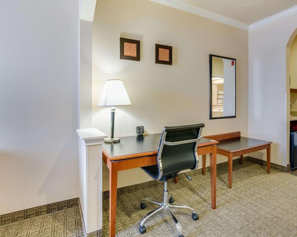 Comfort Suites Deer Park Pasadena photo 13