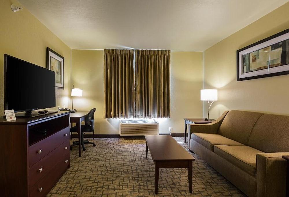 Cobblestone Inn & Suites - Altamont photo 40