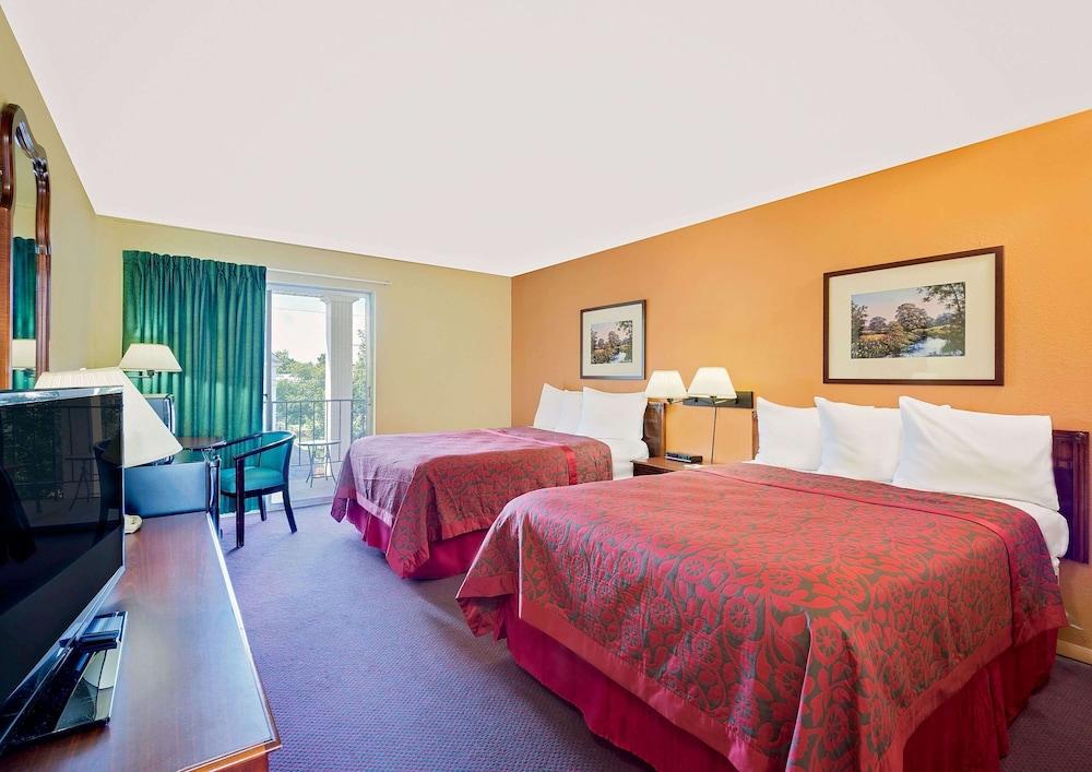 Days Inn by Wyndham Waynesboro photo 17