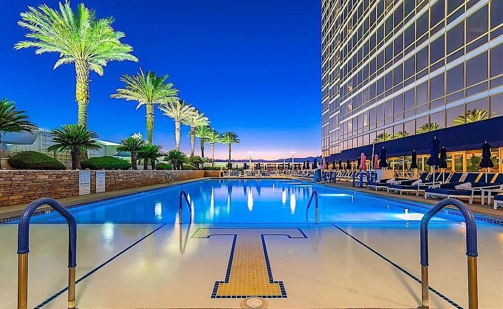Trump Condo Hotel in Vegas photo 7