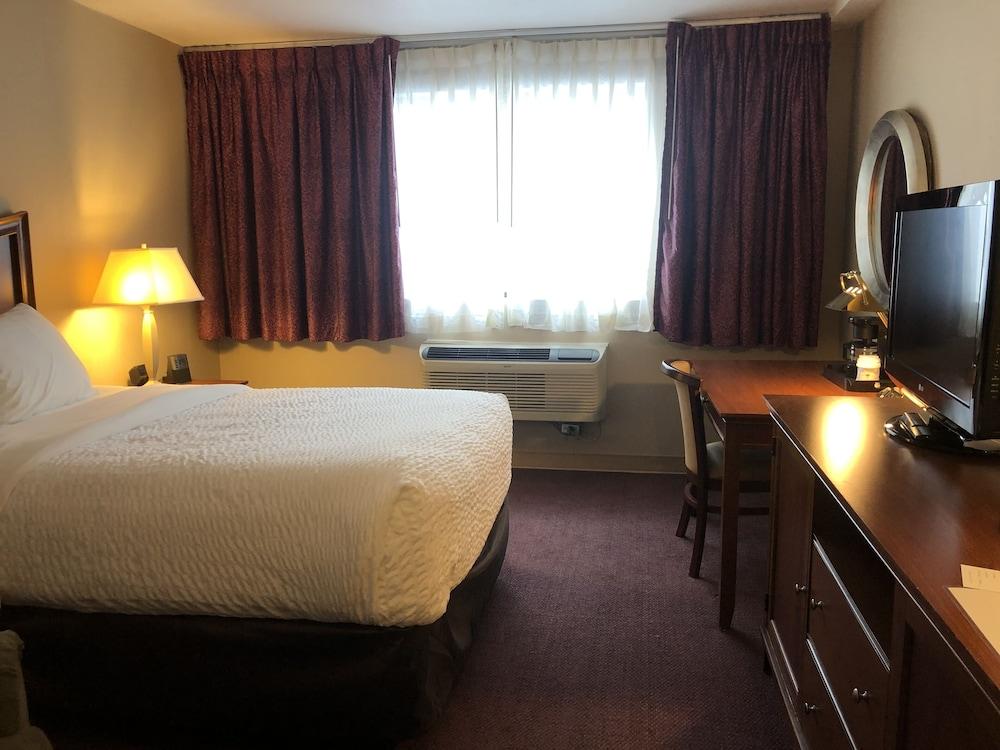 Cayuga Blu Hotel photo 16
