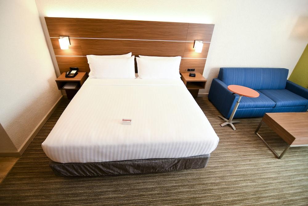 Holiday Inn Express Hotel & Stes Port Clinton-Catawba Island by IHG photo 51