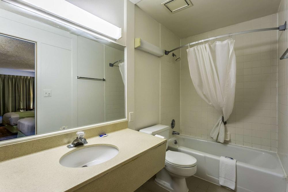 Americas Best Value Inn Edgewood photo 19