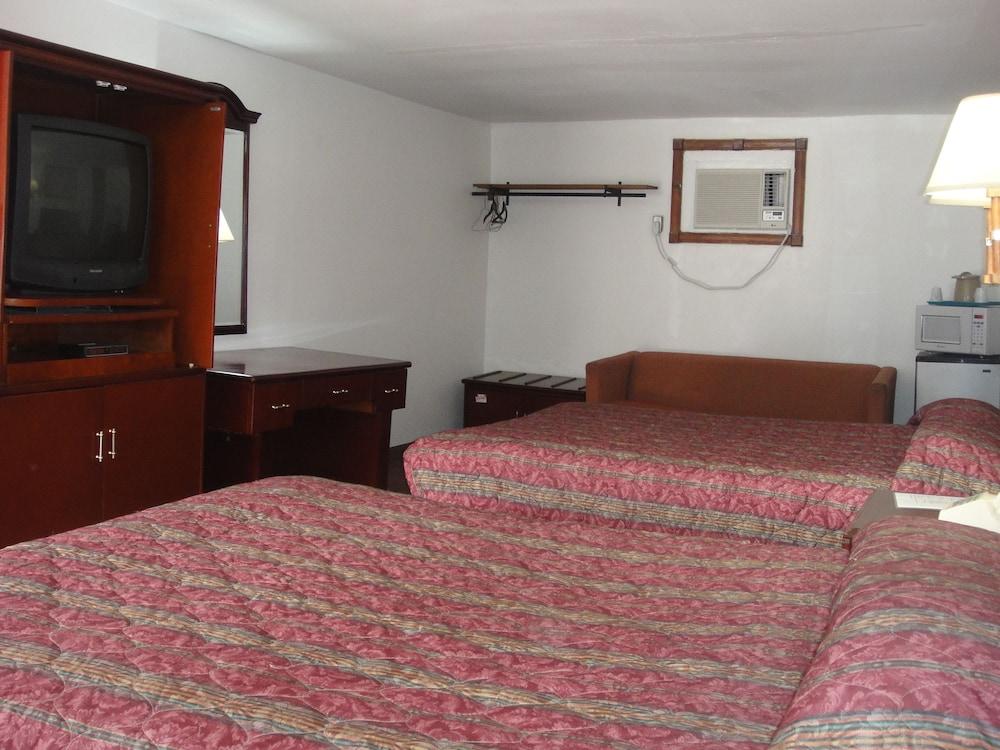 Trails West Motel photo 8
