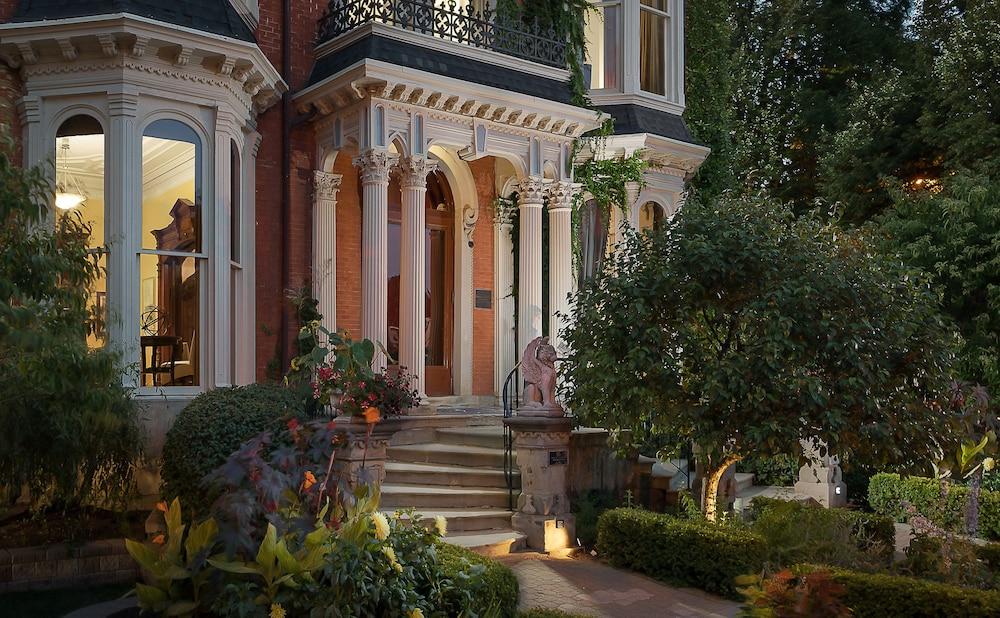 The Mansion On Delaware Ave photo 34