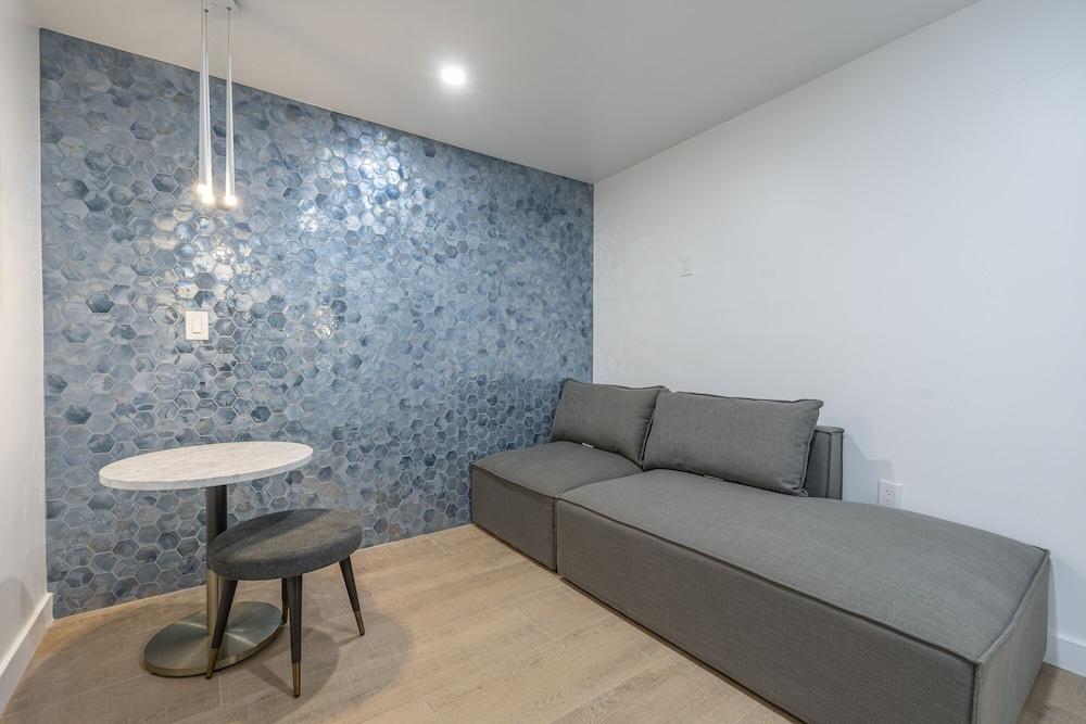 Ash & Ko Boutique Lodging photo 23