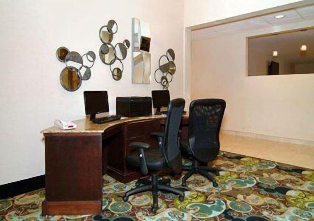 Comfort Suites near Hot Springs Park photo 44