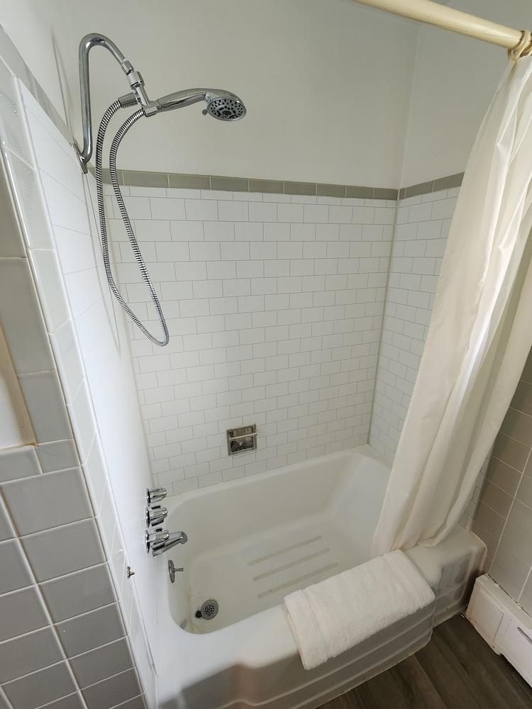 Riviera Motel Erie photo 10