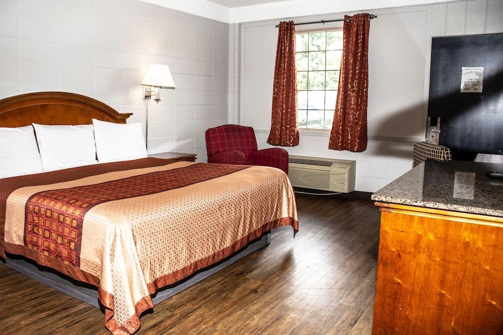 Budget Inn Carthage photo 12