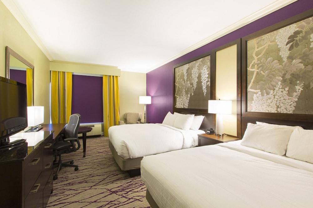 DoubleTree by Hilton Hotel Savannah Historic District photo 5