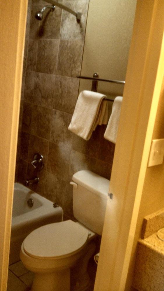 Relax Inn photo 22