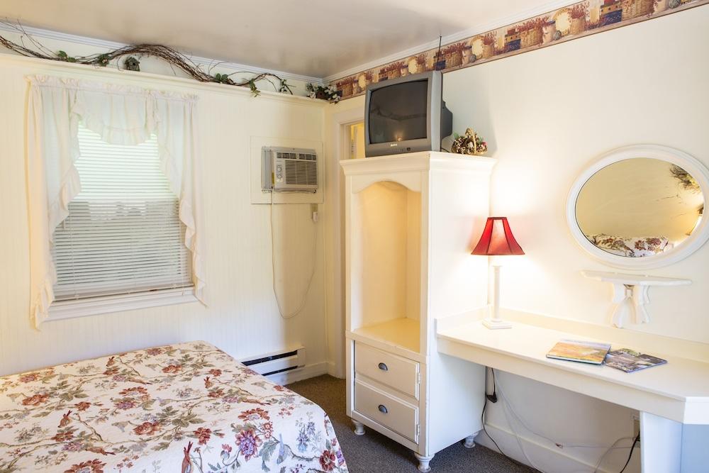The Chimney Rock Inn & Cottages photo 53