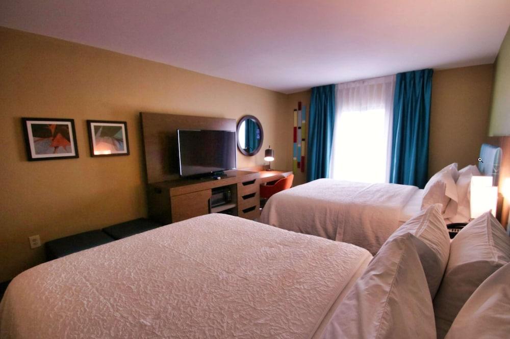 Hampton Inn & Suites Jacksonville - Beach Blvd/Mayo Clinic photo 35