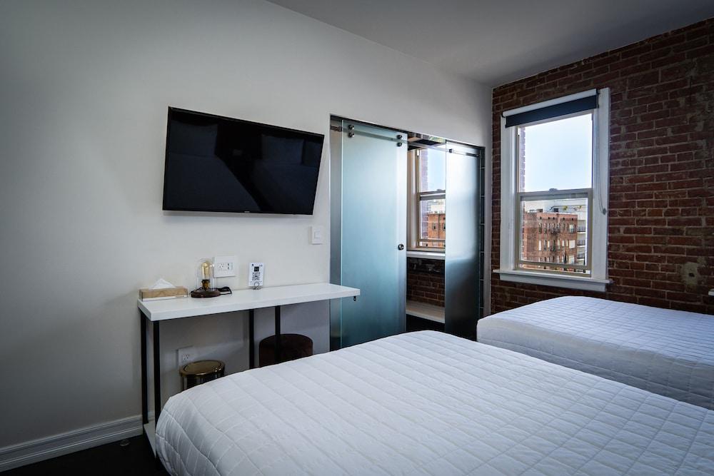 H Hotel photo 30