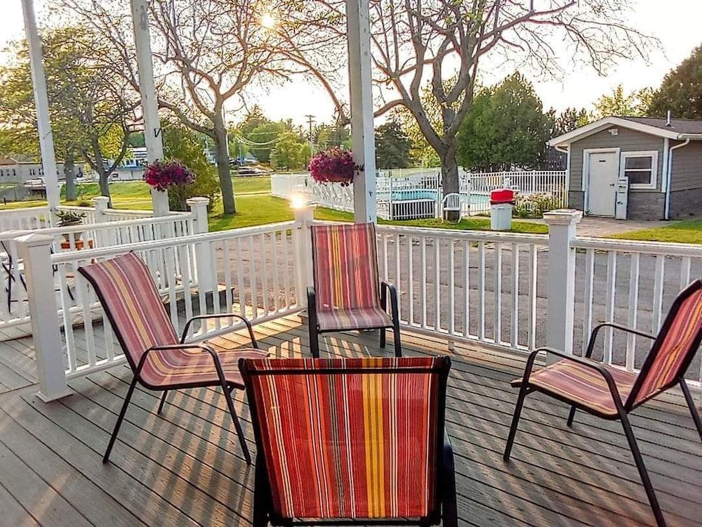 Capt.'s Inn & Suites photo 33