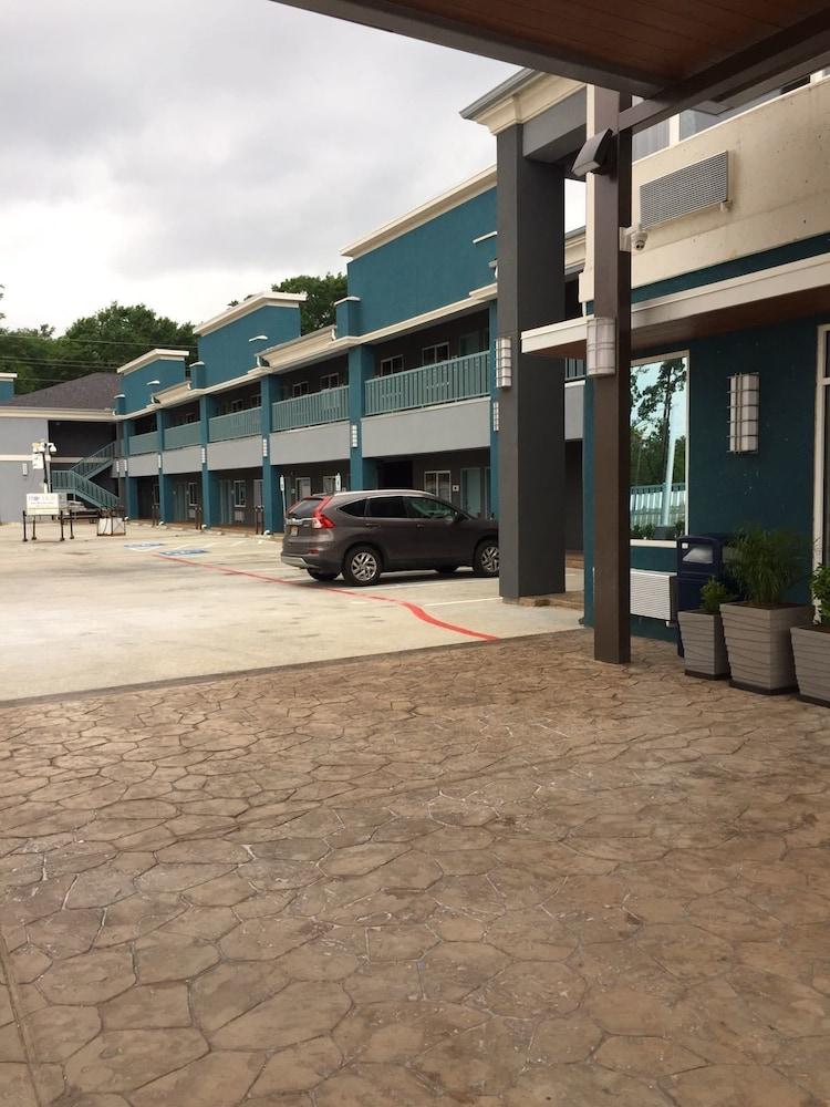 Hotel Blue - Woodlands photo 52