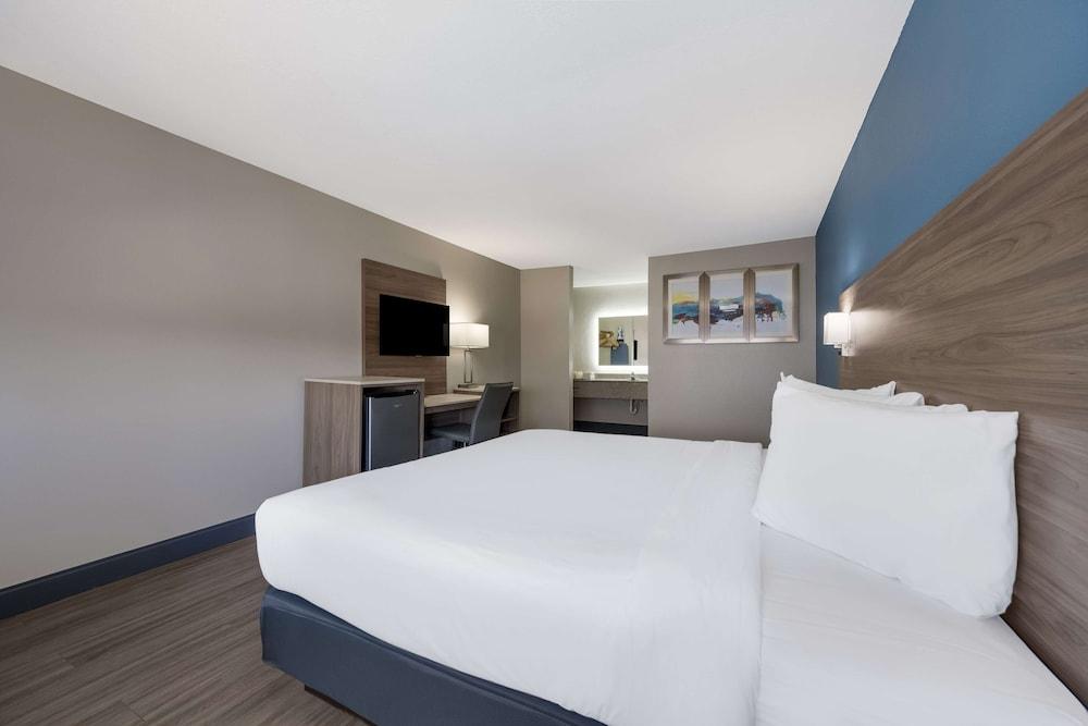 SureStay Hotel by Best Western Spring North Houston photo 13