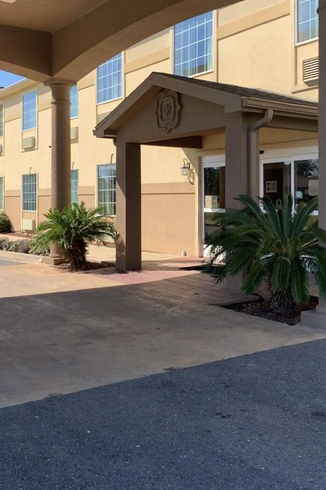 Rodeway Inn & Suites Winnfield photo 50