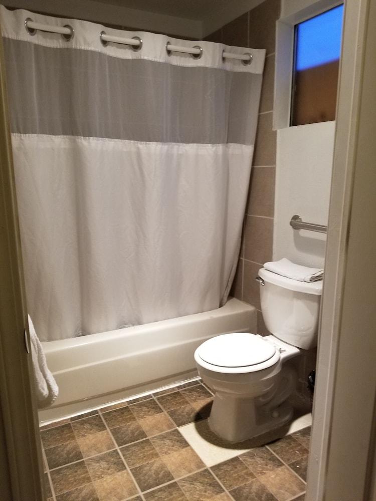 Pacific Lodge Tacoma photo 8