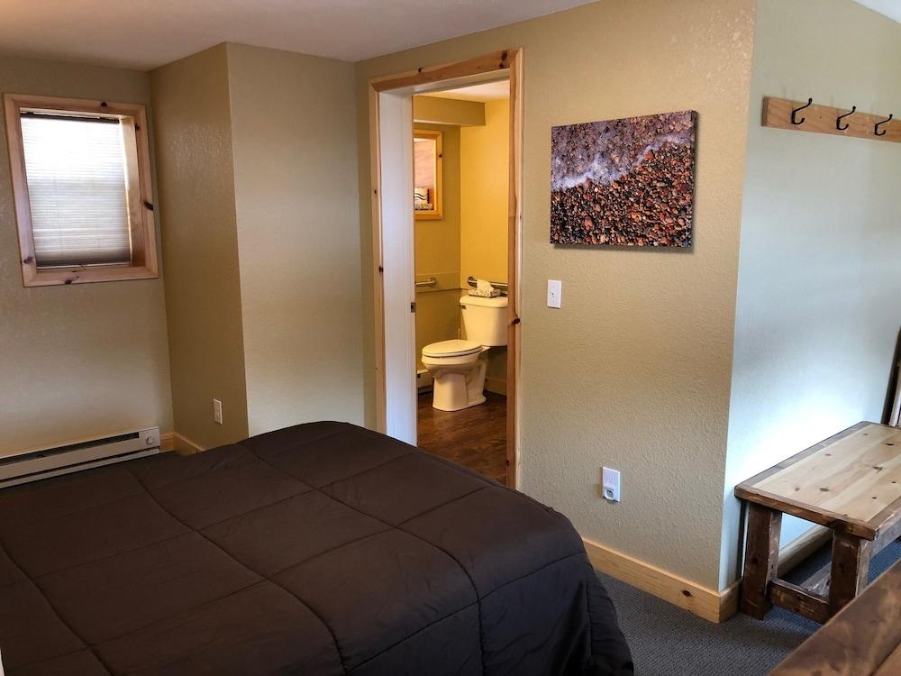 Tahquamenon Suites Lodging photo 4