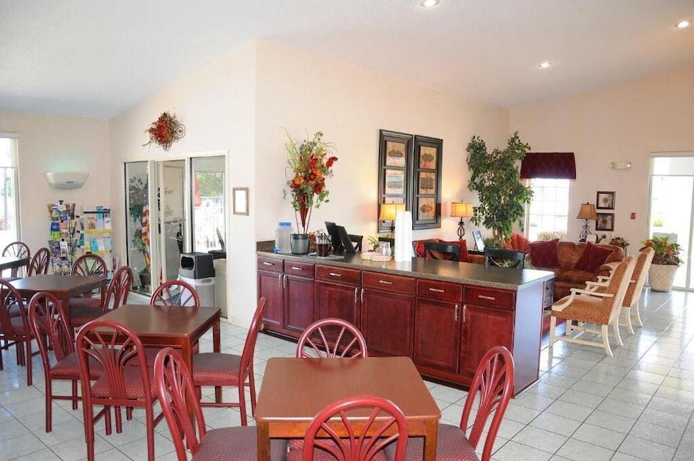 Boarders Inn & Suites photo 25
