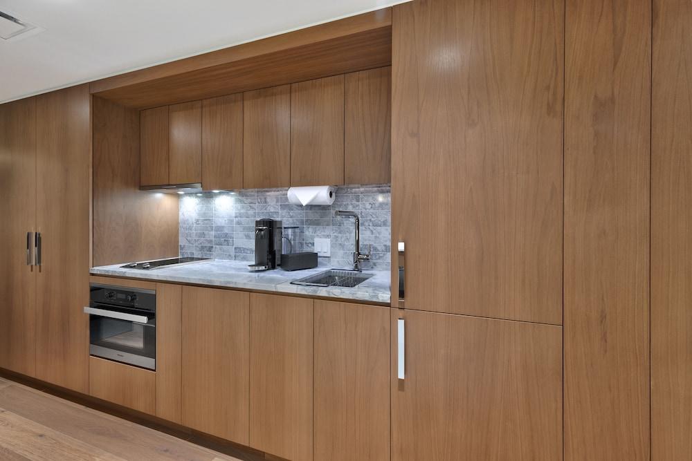 Real Select at the Ritz Carlton Residences, Waikiki Beach photo 34